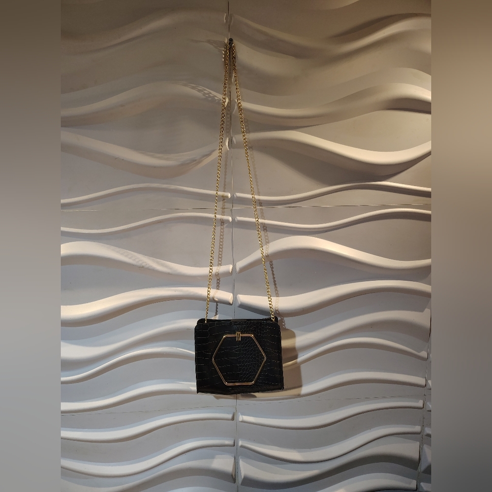 Pre-owned Primark Black and Gold Chain Purse